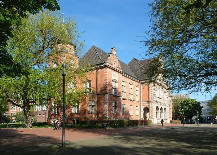 Hub Apartments